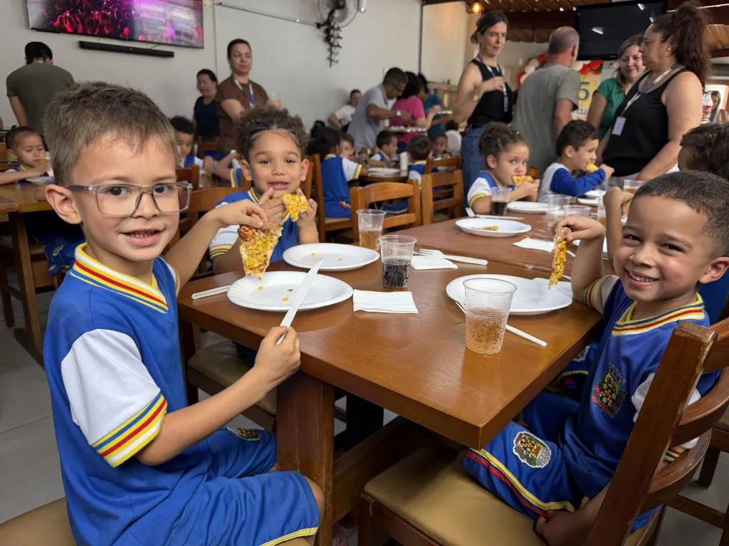 Alunos de escola municipal de Itupeva ganham tarde de pizza em ação tradicional