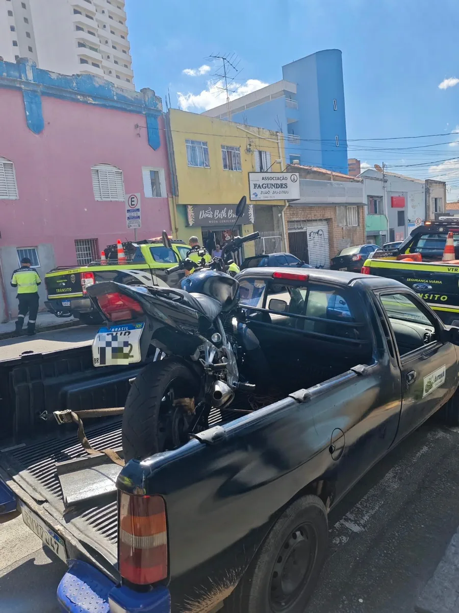 Moto com mais de R$ 52 mil em dívidas é apreendida por agentes em Jundiaí