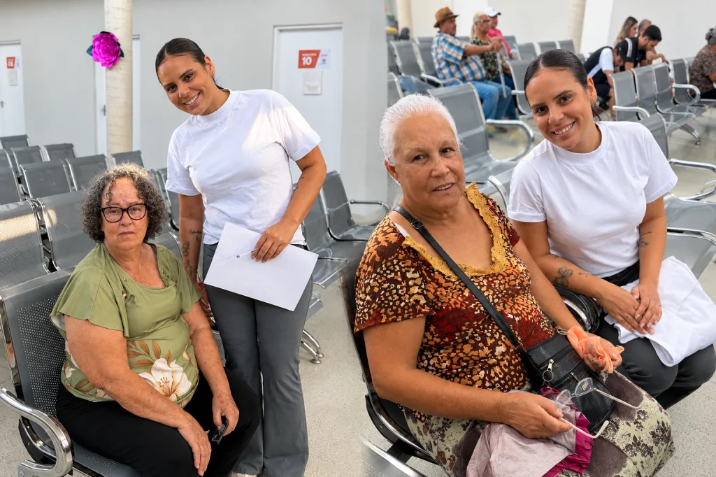 AMEI de Campo Limpo Paulista realiza dinâmica interativa no Outubro Rosa