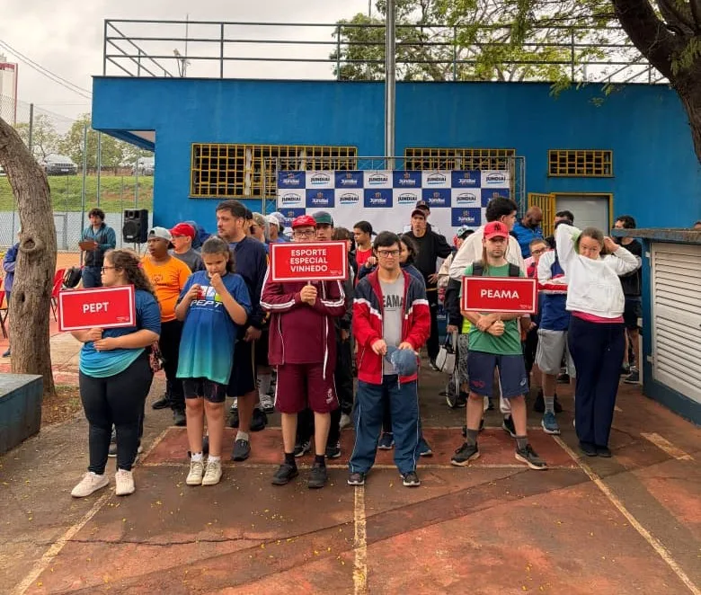 Festival de tênis adaptado reúne 50 atletas de quatro cidades em Jundiaí