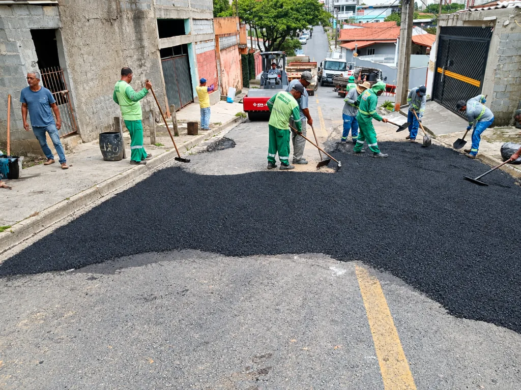 Campo Limpo Paulista intensifica tapa-buracos e zeladoria em vários bairros