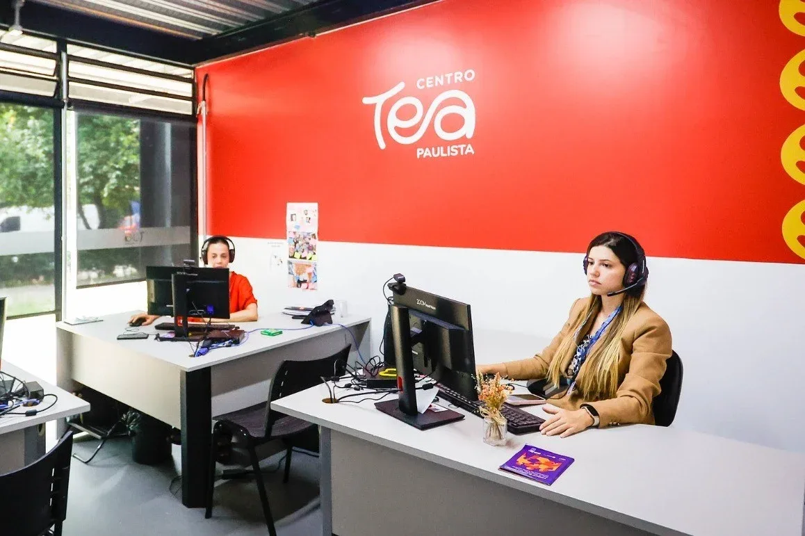 Novo 0800 do Centro TEA Paulista integra atendimento a autistas e famílias