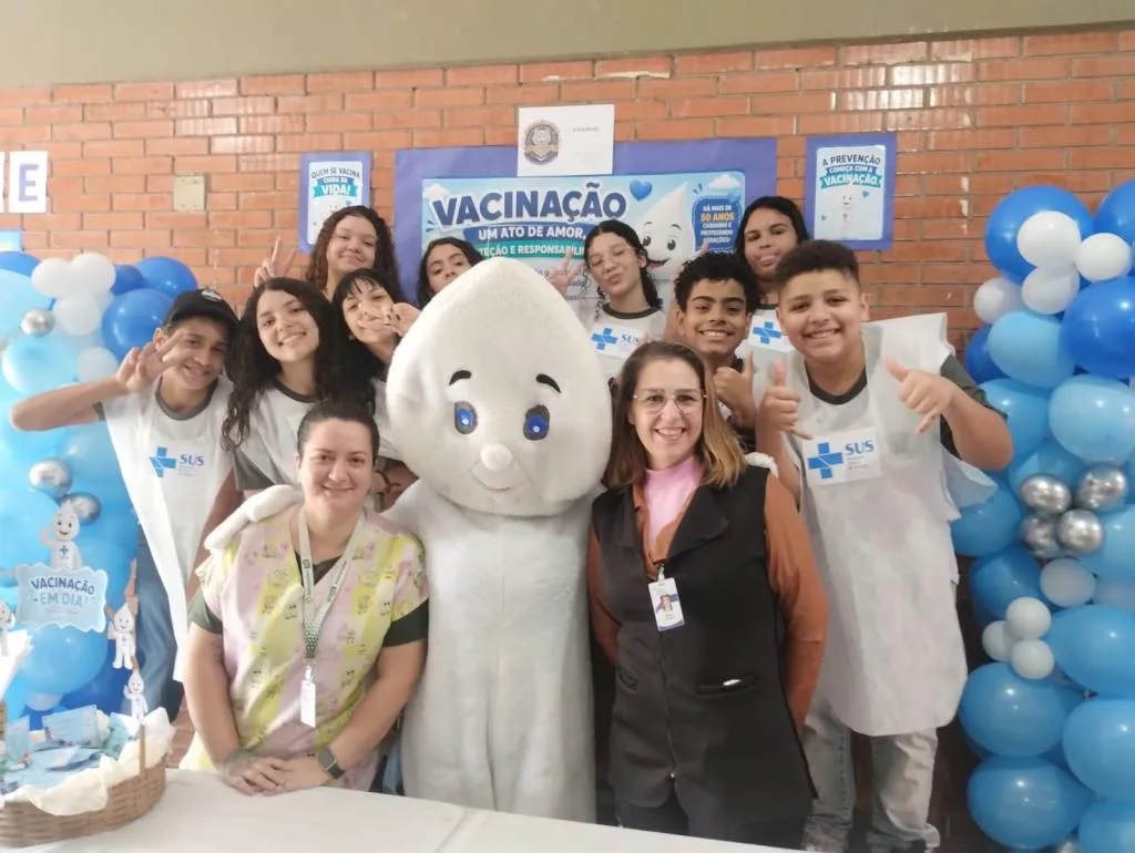 UBS Central aplica vacinas contra Influenza em feira de ciências de escola municipal