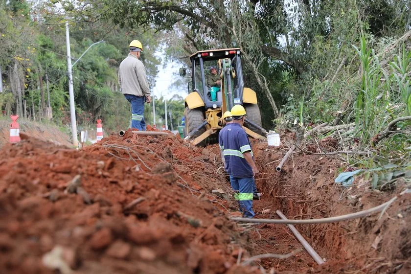DAE Jundiaí conclui obra de água no Ivoturucaia e beneficia 50 famílias