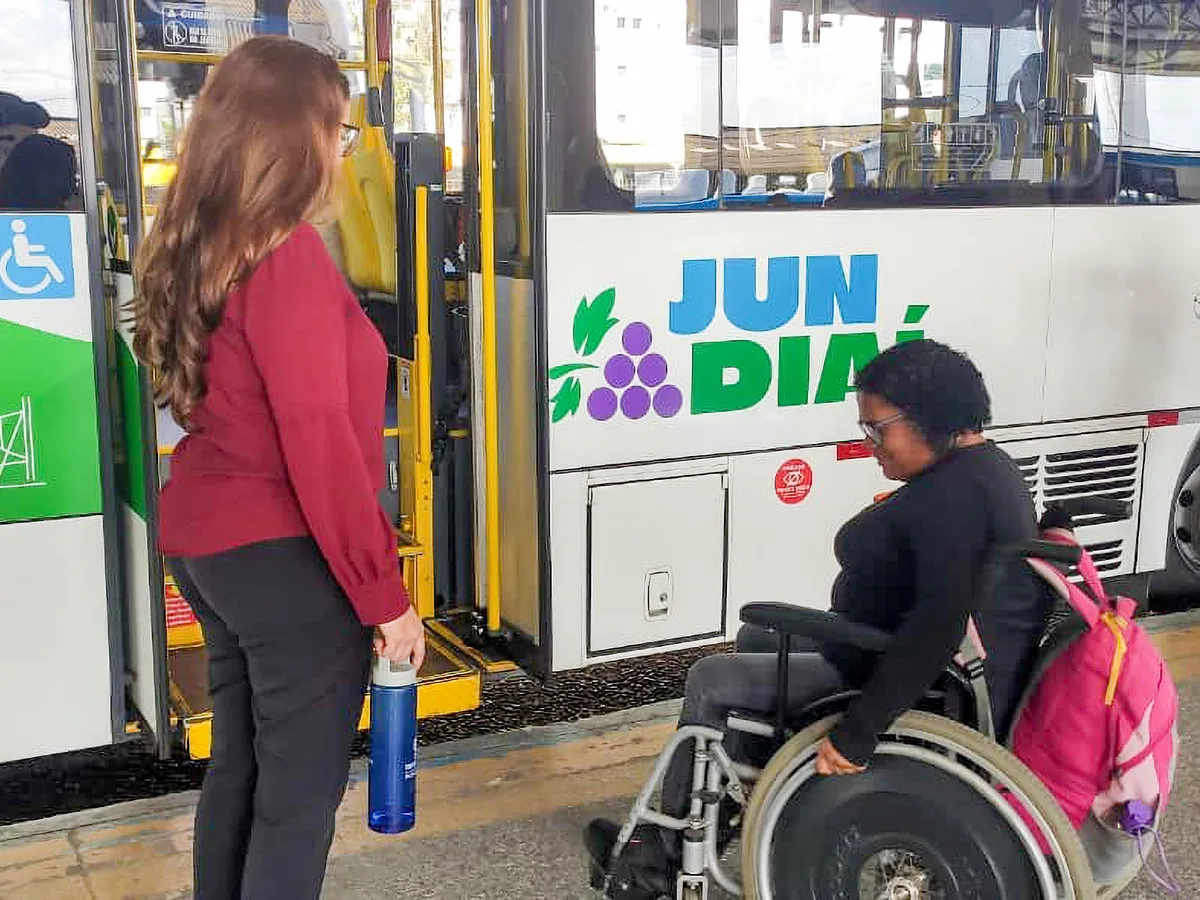 Jundiaí realiza ação de empatia no trânsito no Terminal Vila Arens