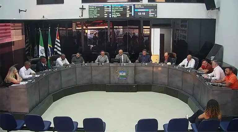 Câmara de Jarinu homenageia segurança e rejeita moção sobre multas