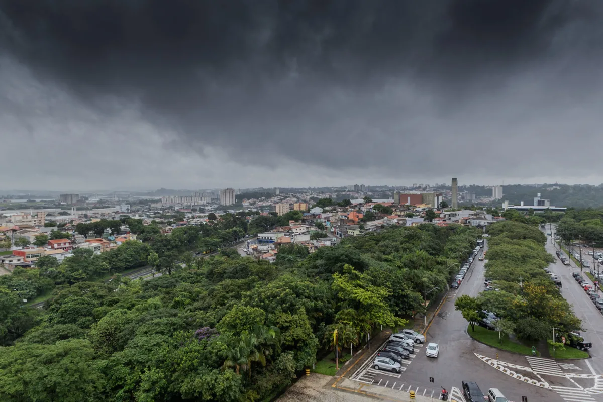 Defesa Civil de Jundiaí alerta para risco de temporais até quinta-feira