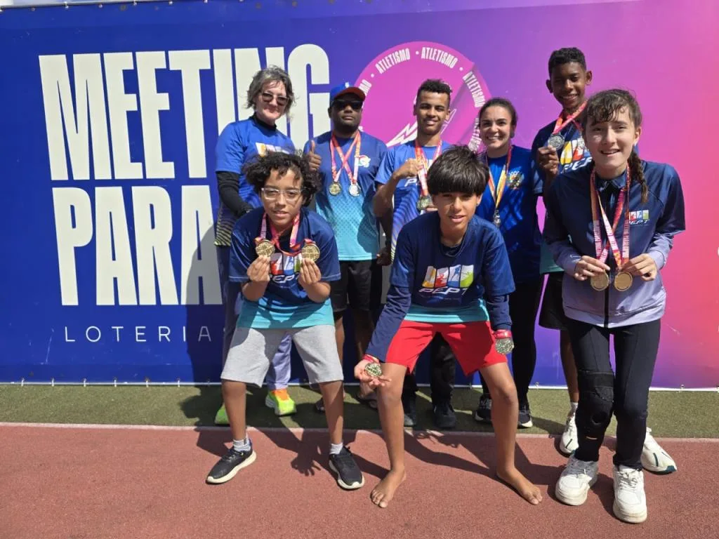 Atletas de Itupeva Conquistam Títulos no Tênis e Atletismo em Competições Estaduais