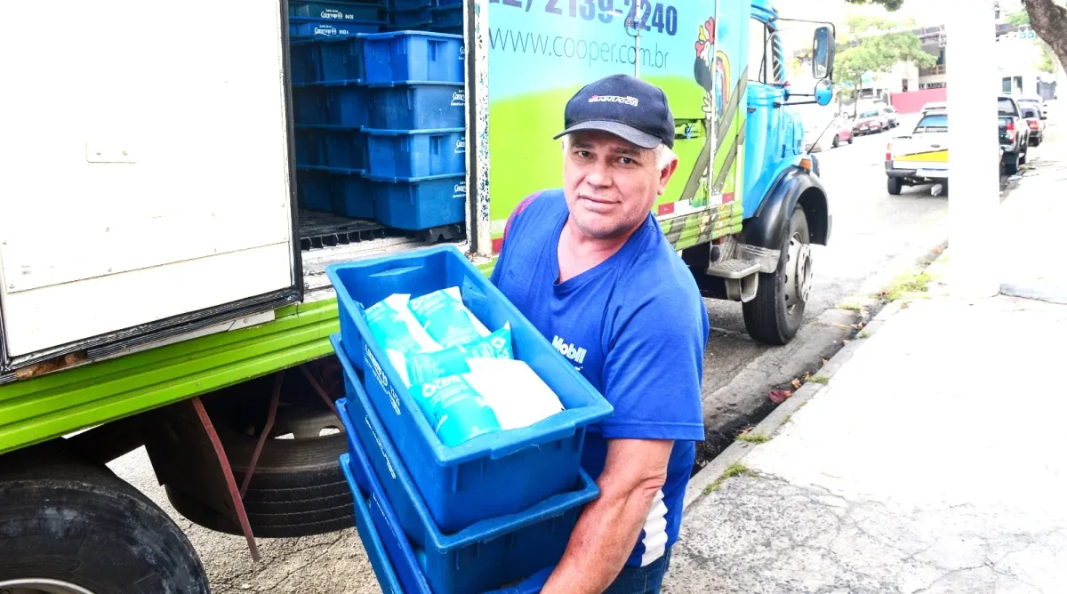 Projeto Vivaleite distribui leite para famílias vulneráveis em São Paulo