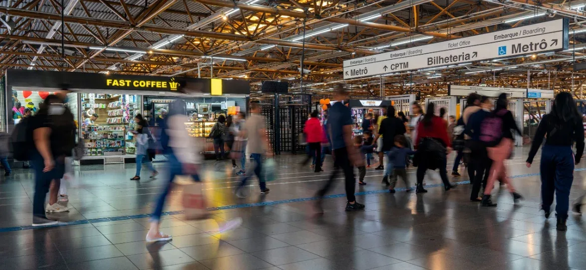 Estação Tatuapé recebe campanha de conscientização sobre retinoblastoma