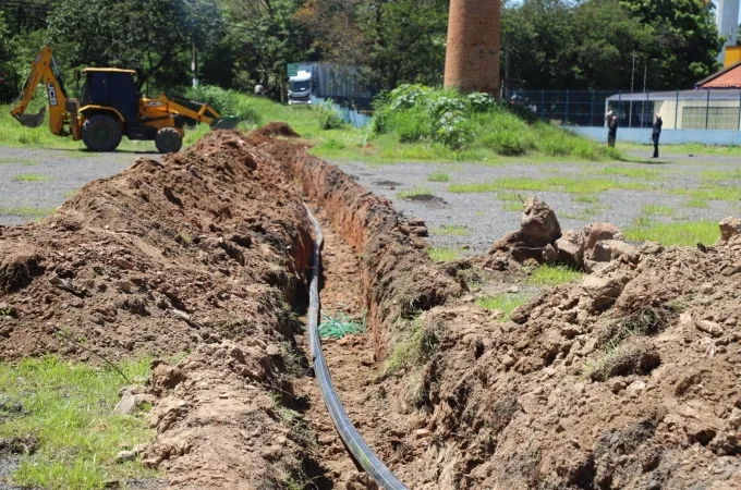 Prefeitura de Louveira instala nova rede de esgoto no Parque Capivari