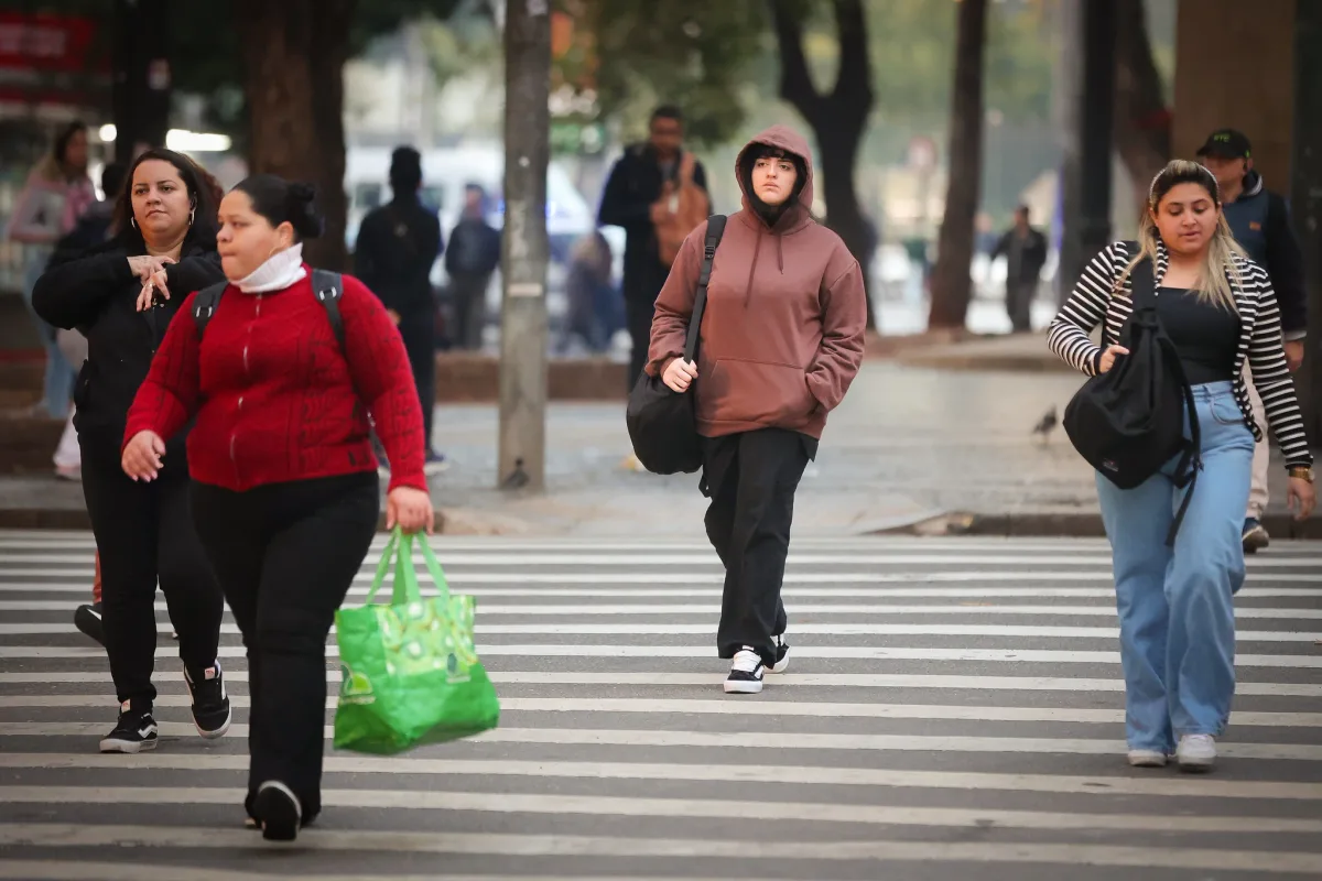 Frio em São Paulo dá lugar ao calor e eleva risco de incêndios