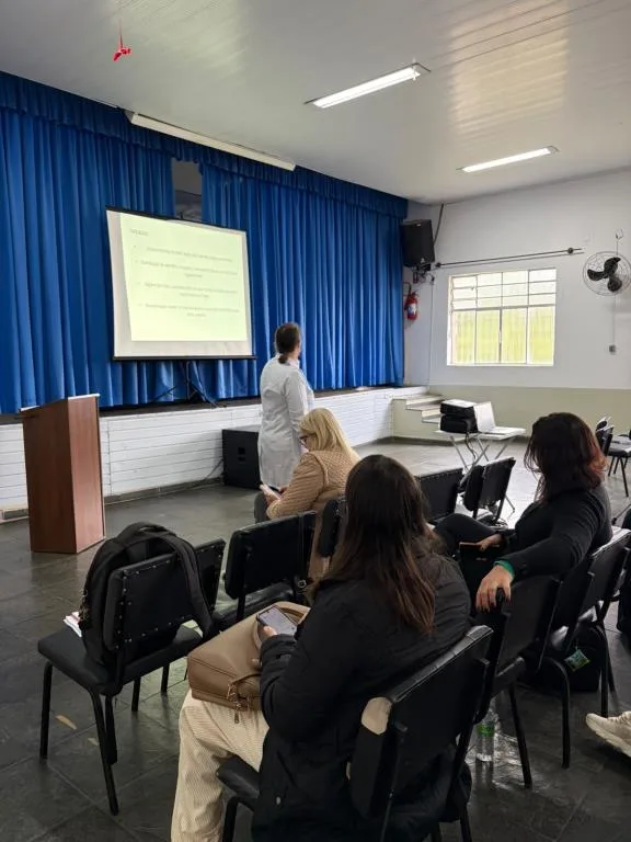 Prefeitura realiza formação em saúde bucal e inclusão para monitoras de creches