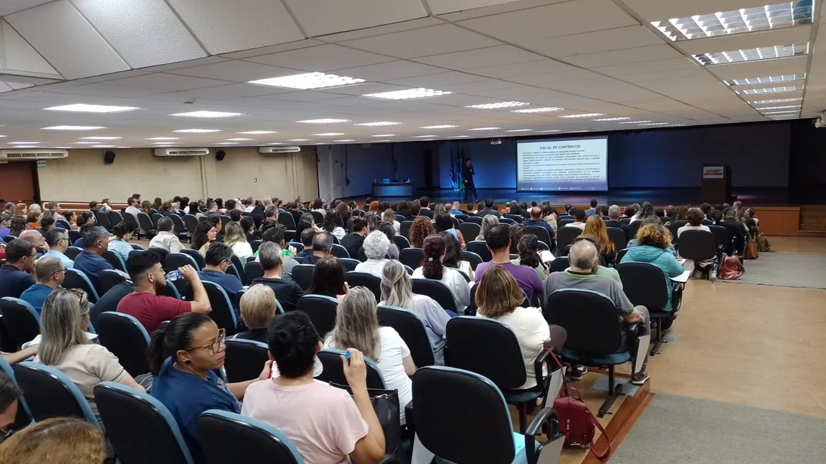 Jundiaí capacita mais de 400 servidores para fiscalização de contratos públicos