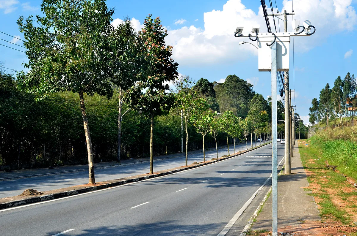 Avenida Duque de Caxias ganha novo radar de velocidade em Várzea Paulista