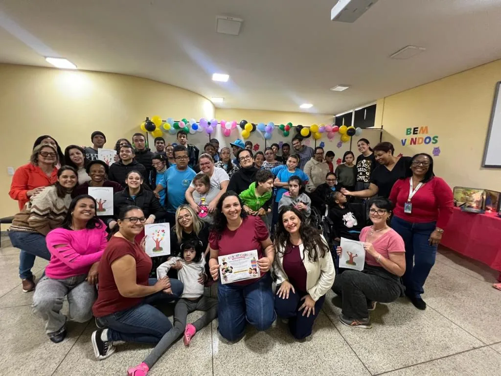 Alunos da APAE participam de 'Hora do Conto' em Campo Limpo Paulista