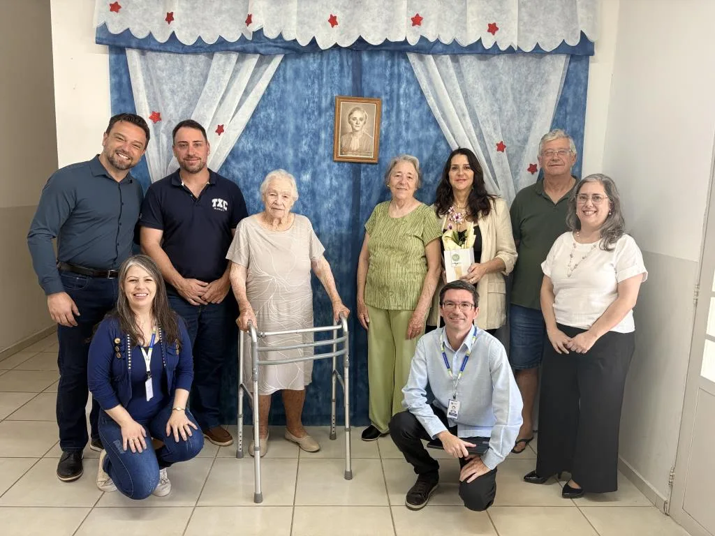 CEMEB de Itupeva realiza homenagem e eterniza legado de Thereza Lourençon