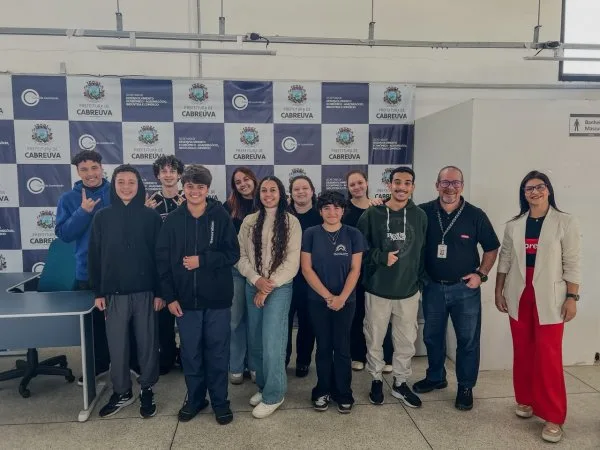 Casa da Juventude de Cabreúva forma 15 alunos em curso gratuito de Pacote Office