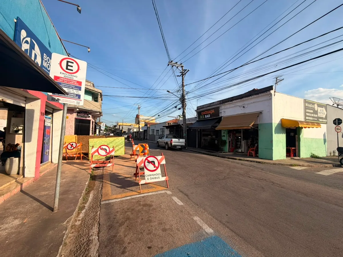 Rua Boaventura Pereira Neto, em Jundiaí, é interditada para obras de drenagem