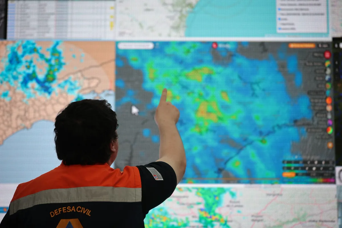Defesa Civil de SP emite 15 alertas e registra ventos de quase 93 km/h