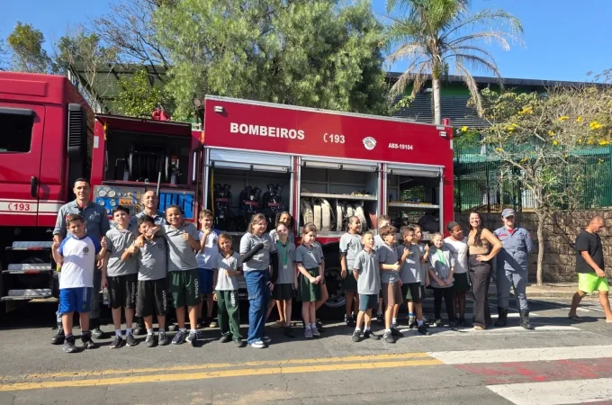 Projeto "Bombeiro na Escola" forma 92 estudantes em Louveira