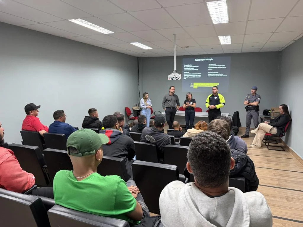 Prefeitura de Itupeva realiza reunião com motoboys para fortalecer diálogo
