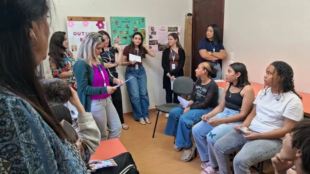 CRAS realizam atividades de integração social e cultural para crianças e idosos