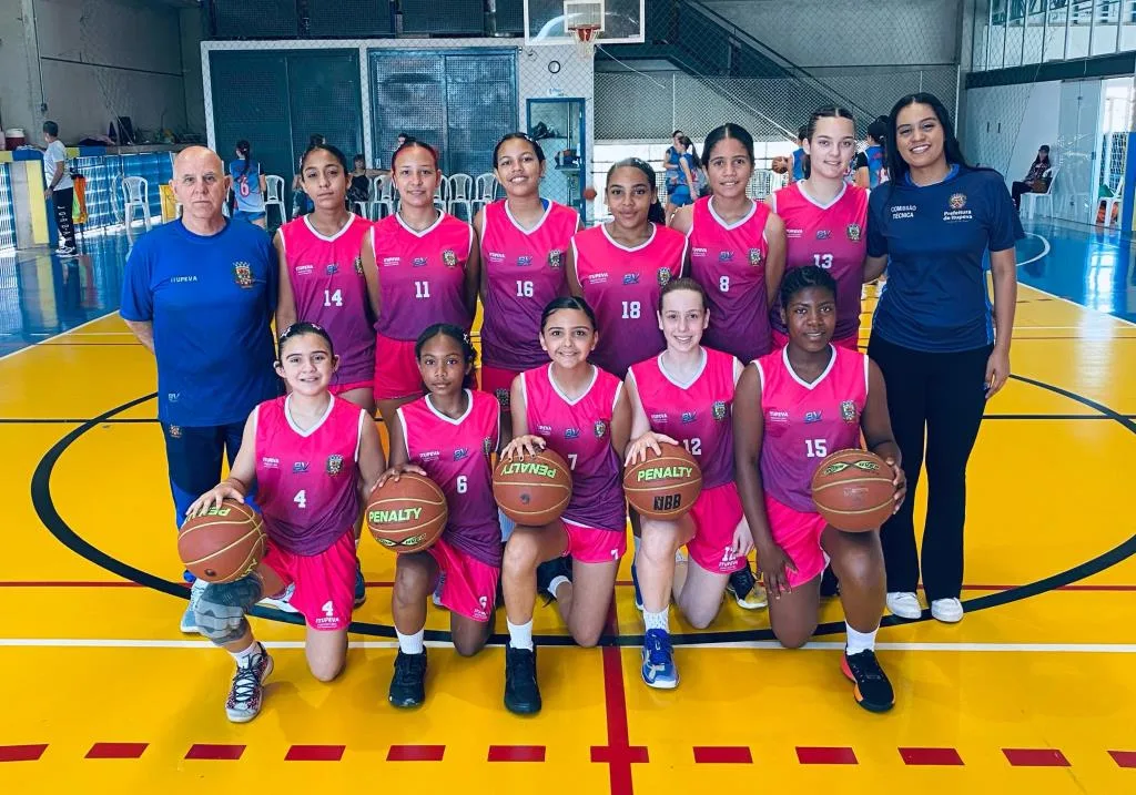 Itupeva vence Amparo e mantém vice-liderança no basquete feminino sub-13