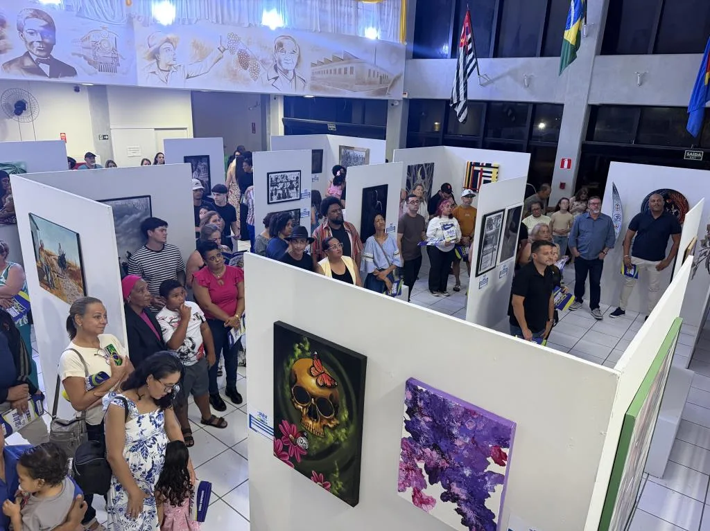 17º Salão de Artes Plásticas de Itupeva é inaugurado no Paço Municipal