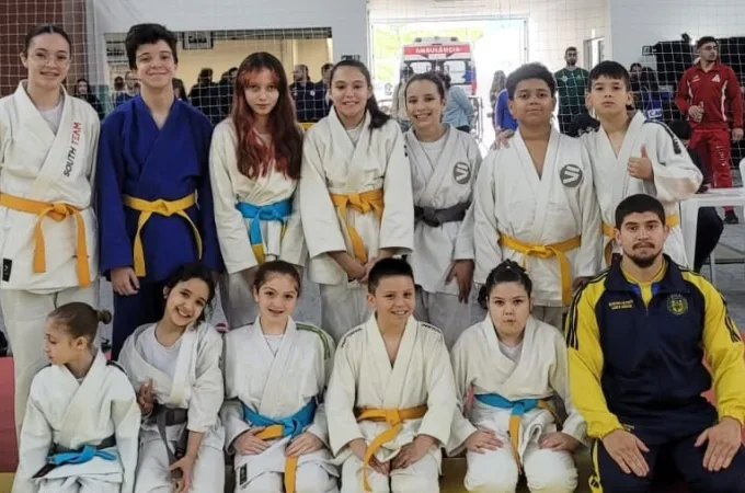 Judocas de Louveira conquistam quatro medalhas em competição em Indaiatuba