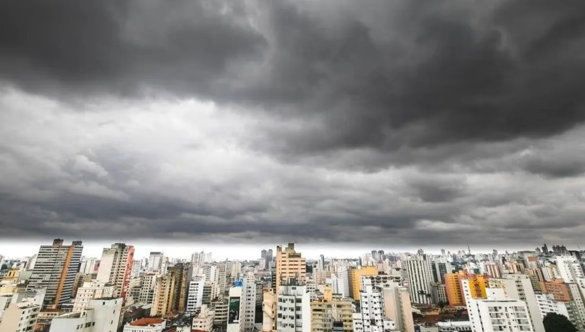 Gabinete de Crise da Defesa Civil de SP monitora impactos de fortes ventos