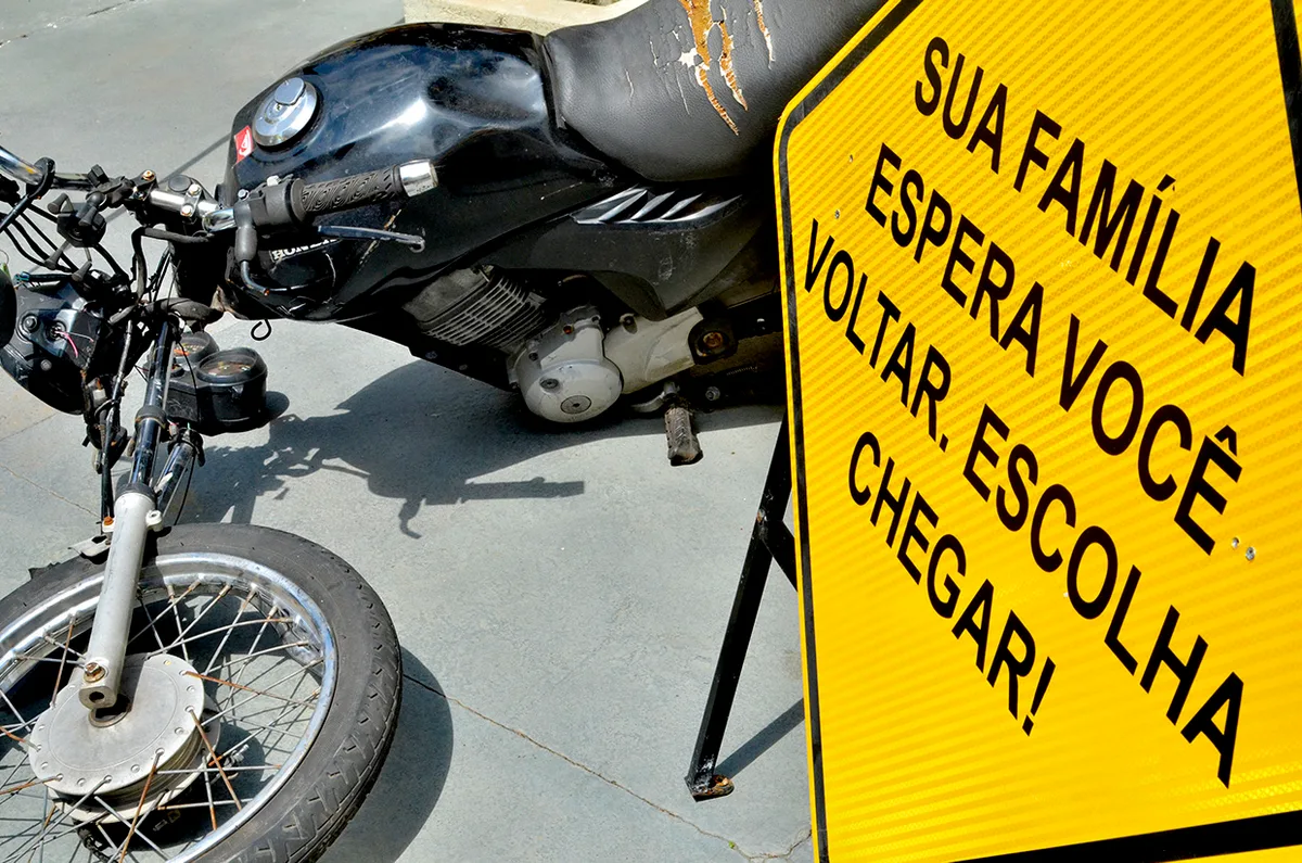 Ação com moto acidentada encerra Semana do Trânsito em Várzea Paulista