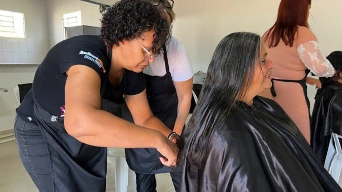 Fundo Social de Cabreúva Realiza Ação Social com Serviços e Doações no Cururu