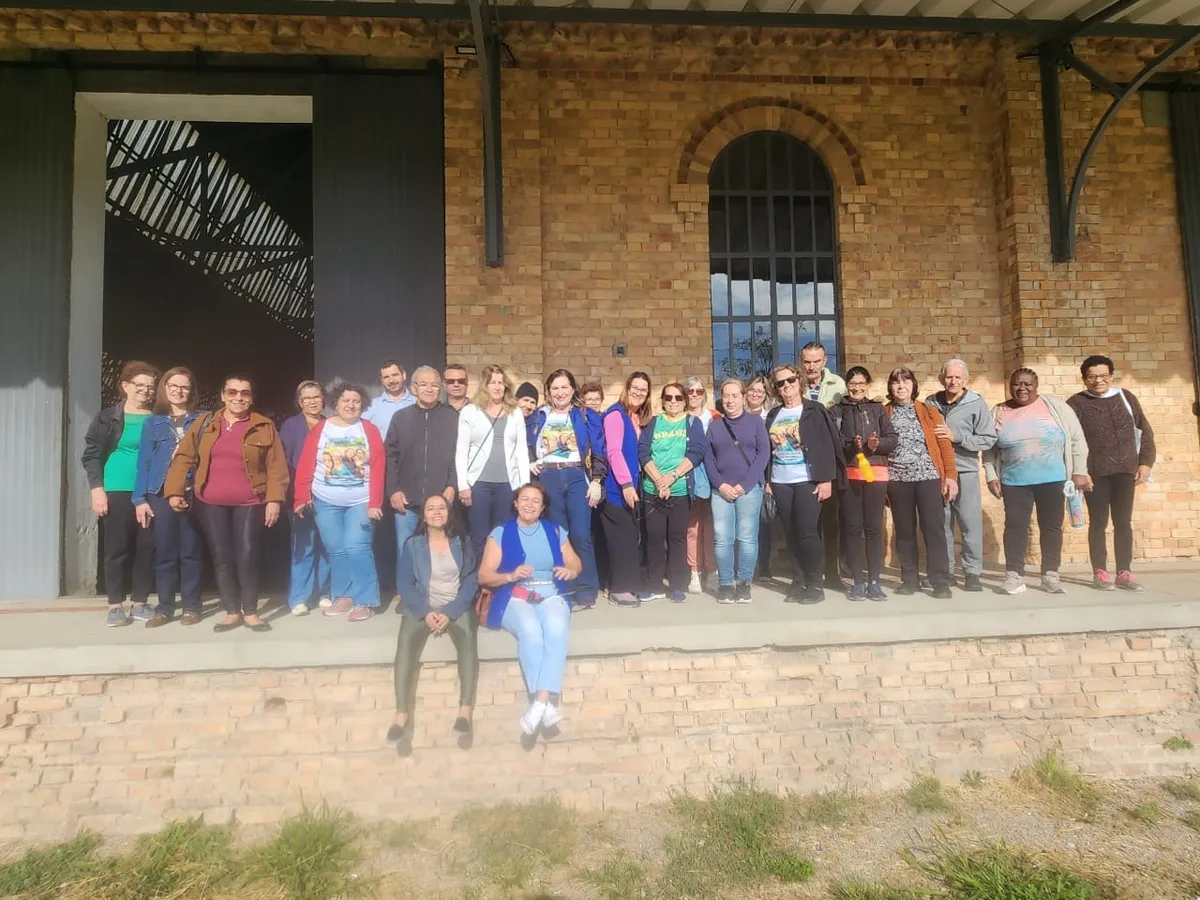 Jundiaí promove encontro com ex-ferroviários no projeto "Conversa na Calçada"