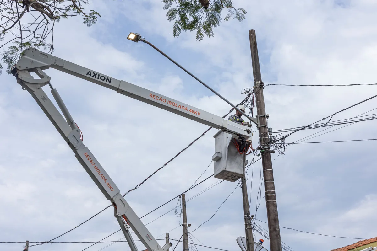 Jundiaí Inicia Instalação de 137 Luminárias LED em Dois Bairros