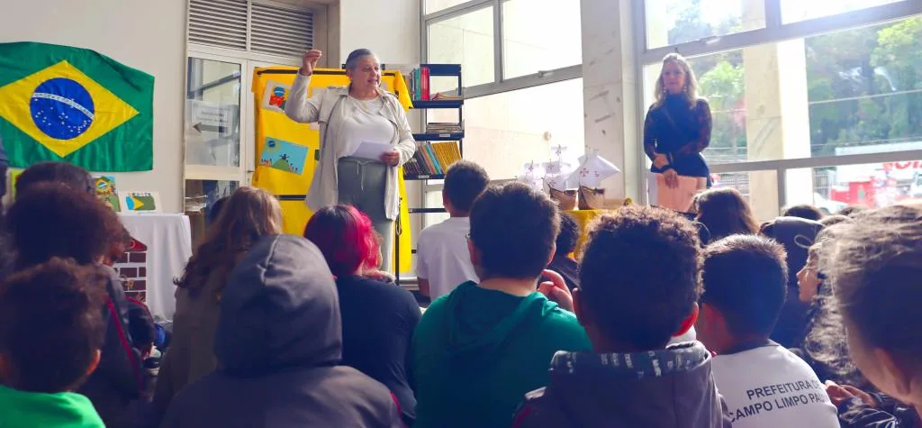 Alunos da EMEF Bairro dos Pinheiros visitam a Prefeitura de Campo Limpo Paulista